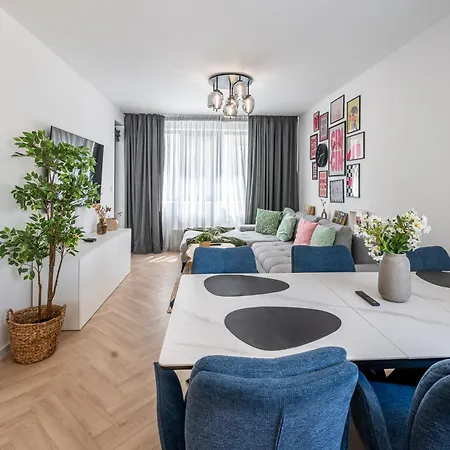 דירה 2bdr Modern With Parking
