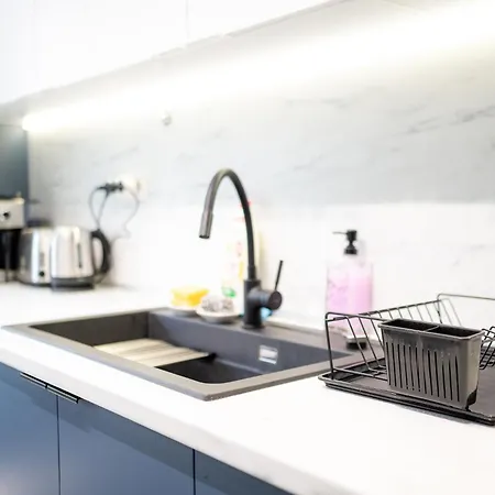 2bdr Modern With Parking